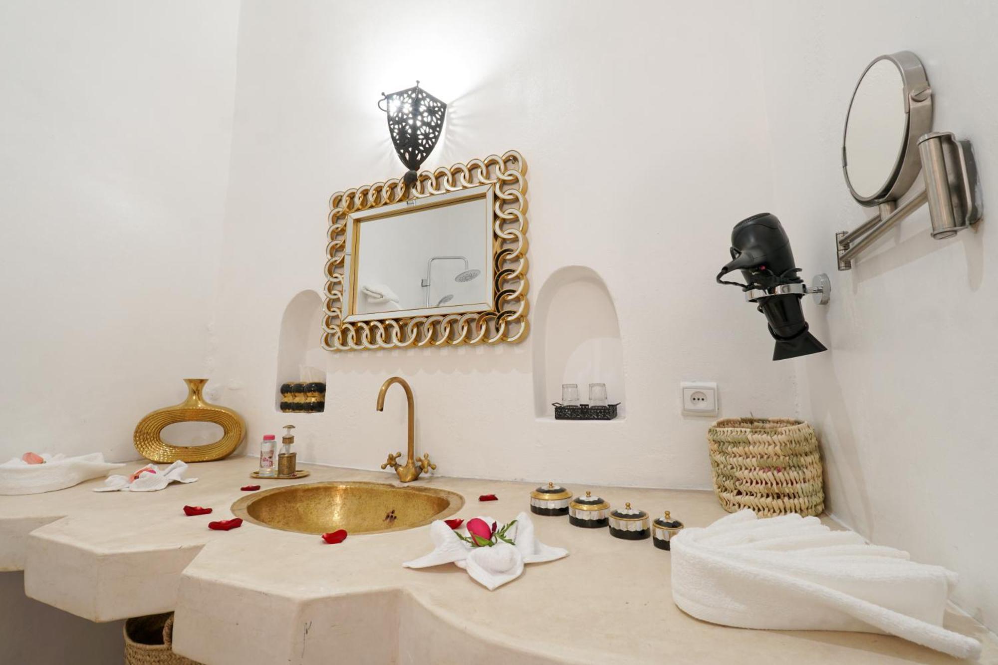 Riad Darna 4 Chambres Avec Piscine Et Petit Dejeuner Marrakesh Buitenkant foto